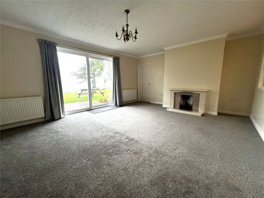 Property photo 2 of 16 Picture No. 14