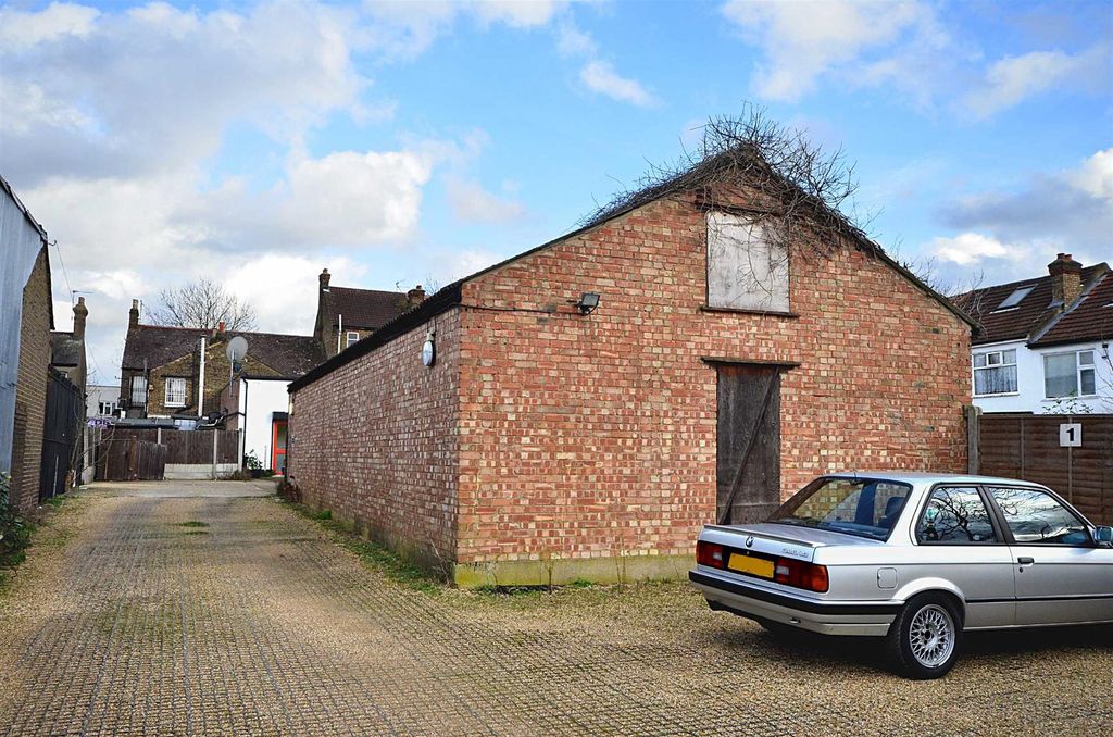 Property photo 2 of 4