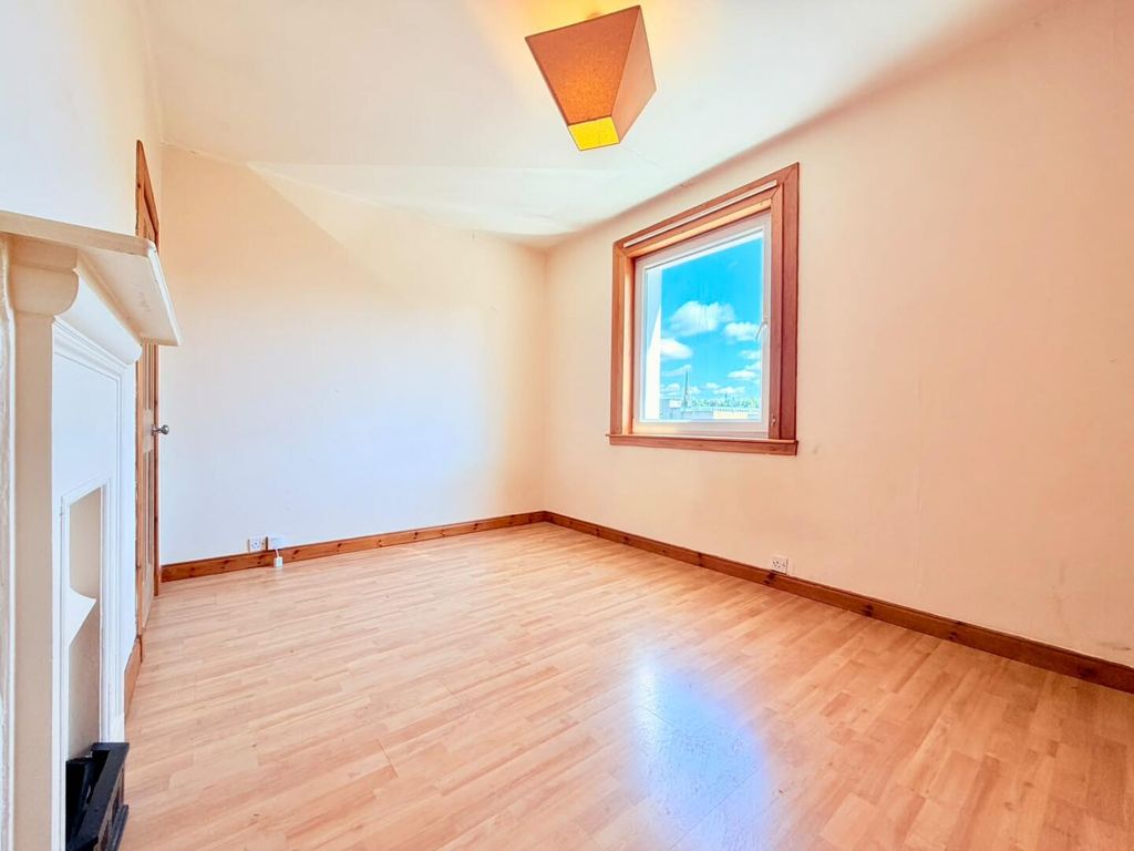 2 bed flat to rentScott Street, Perth PH2 photo 4