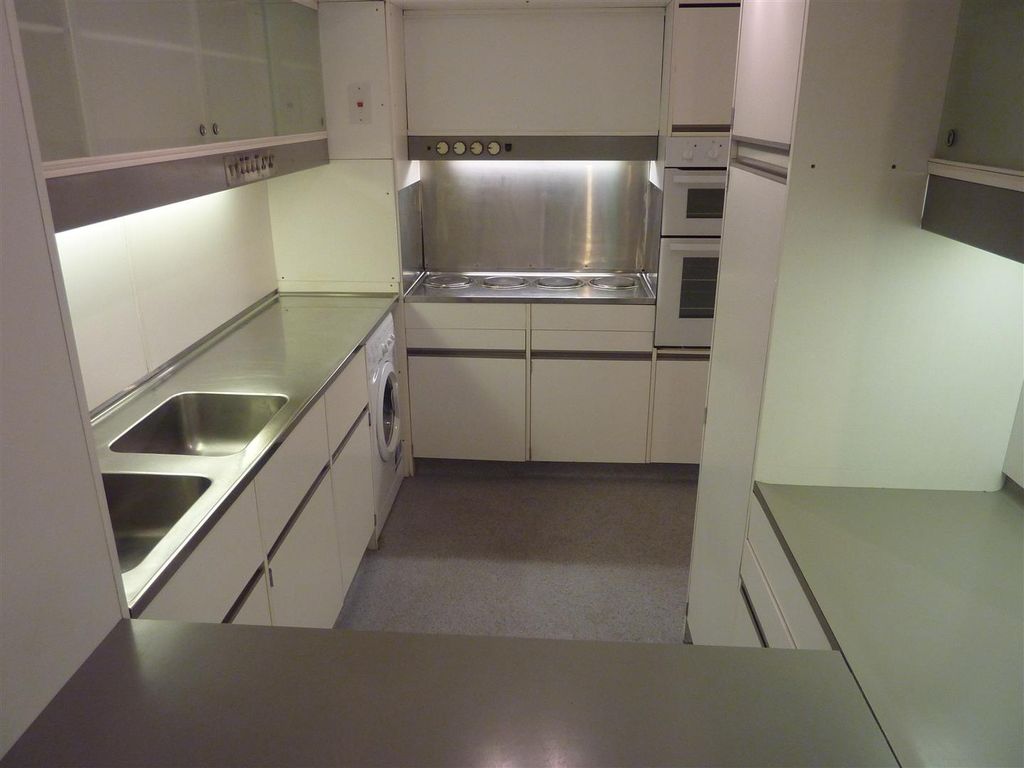 Property photo 3 of 8 P1050171.Jpg