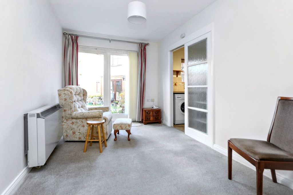 Property photo 2 of 9