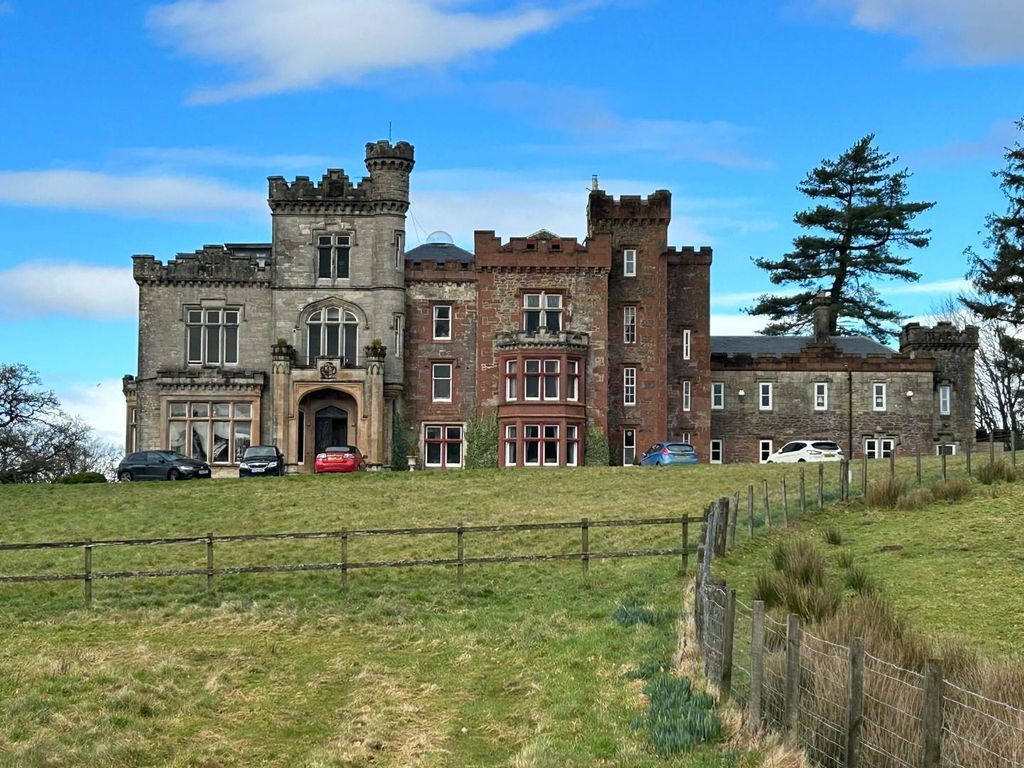 Property photo 1 of 30