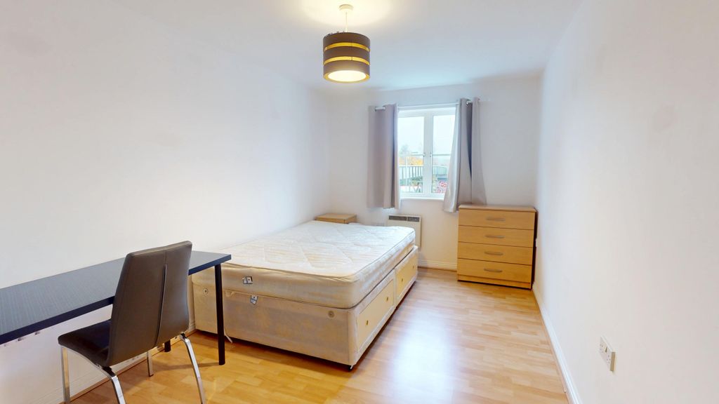 Property photo 3 of 10 Bedroom 1 - Angle 2