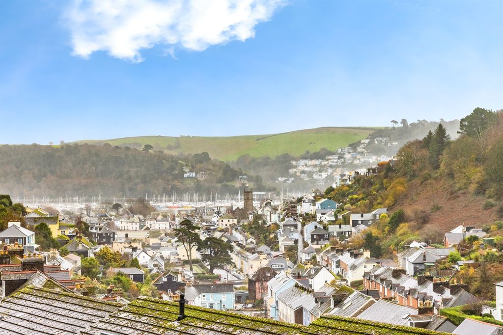 Property photo 1 of 26