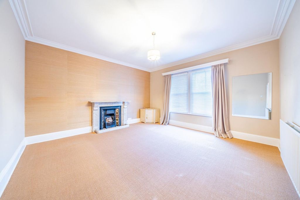 Additional image 4 of 3 bed flat for saleLincoln Circus, The Park NG7