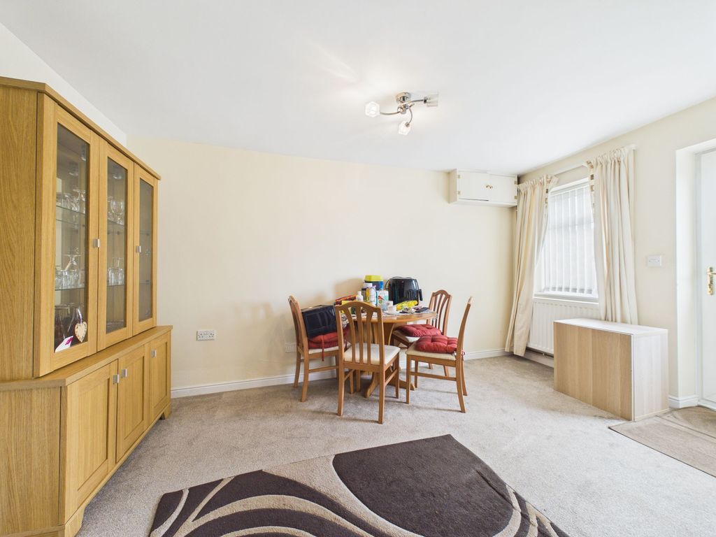 Property photo 3 of 19