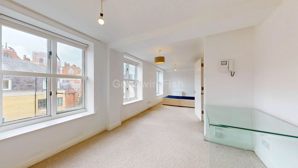 Property photo 1 of 6