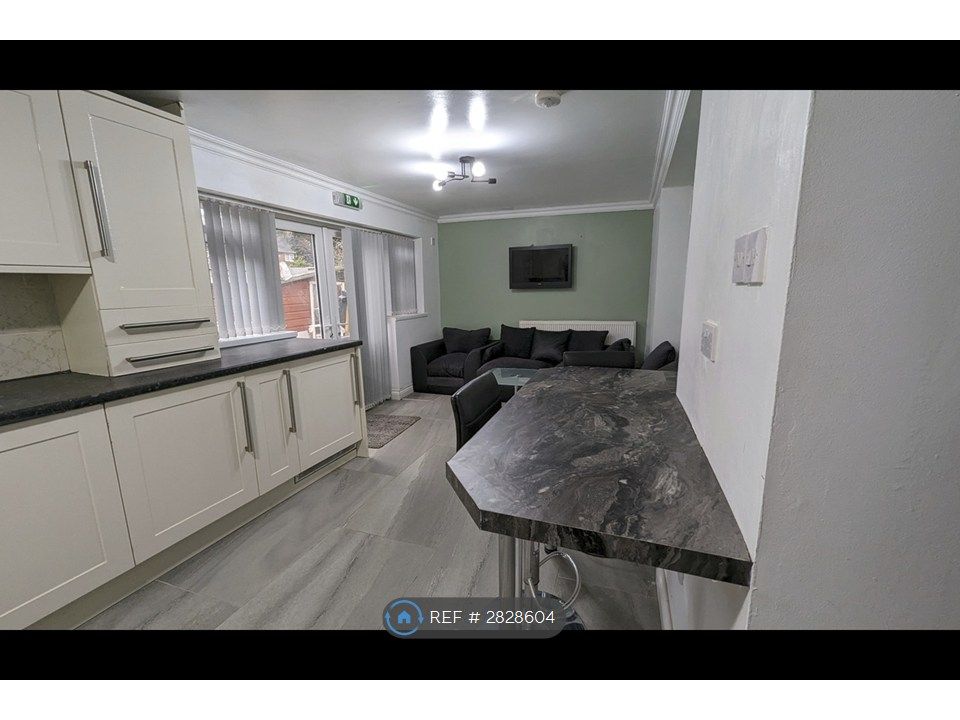 Property photo 2 of 34