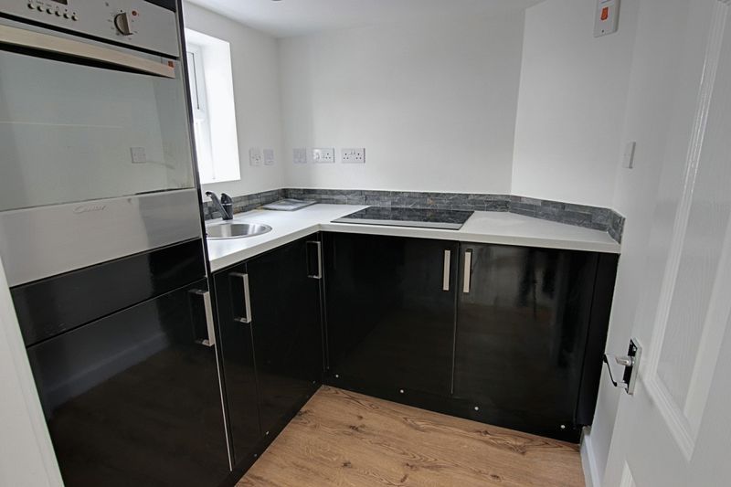 Property photo 2 of 5 Photo 6