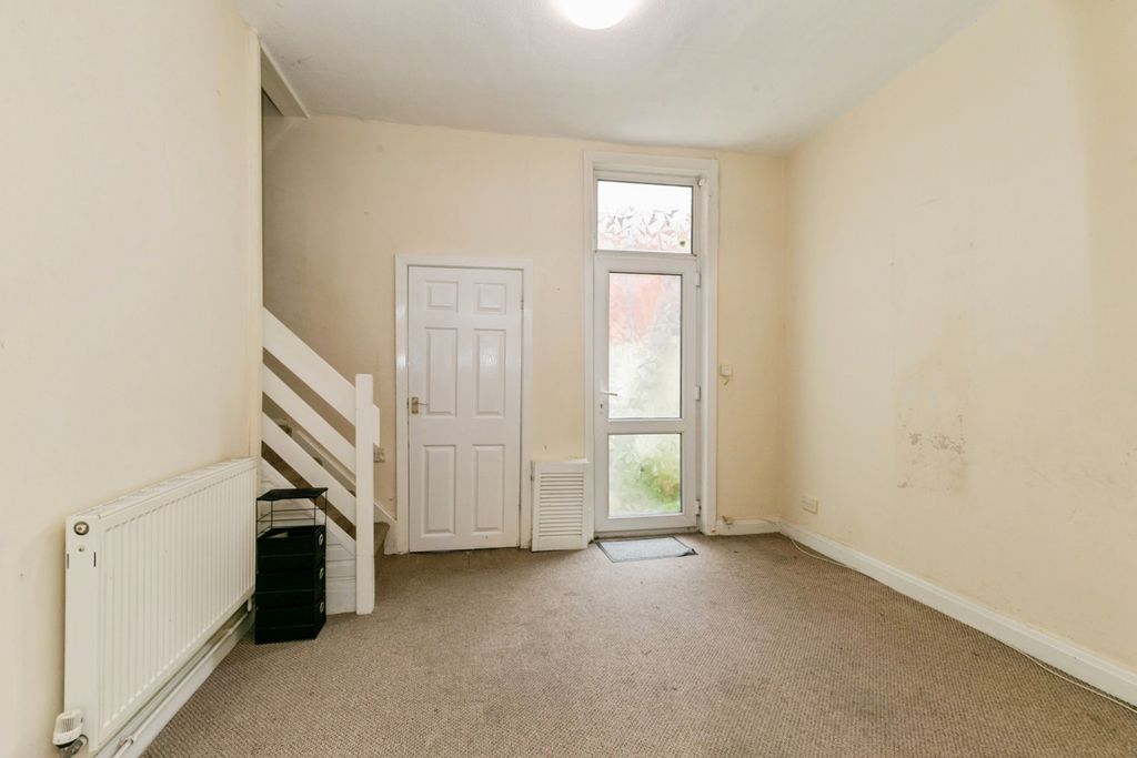 Property photo 3 of 17 Dining Room