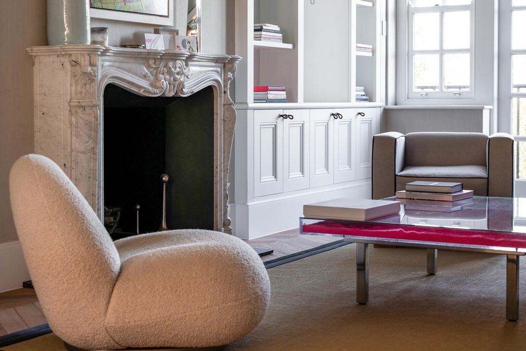 Property photo 3 of 20 Living Room