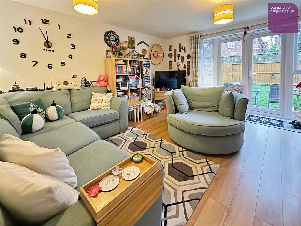 Property photo 2 of 12 Lounge