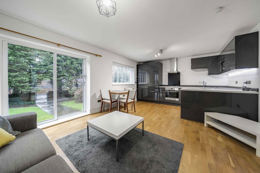 Property photo 2 of 6