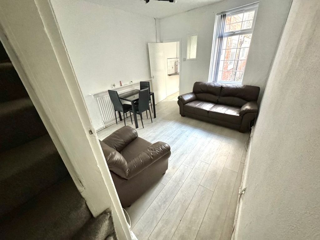 Property photo 3 of 8 Image