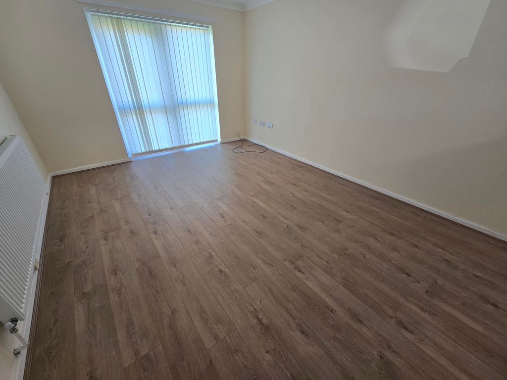 Property photo 2 of 6 Living Room