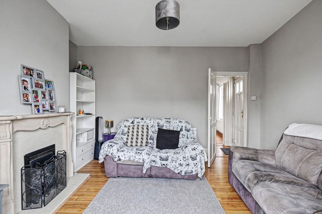 Property photo 3 of 21