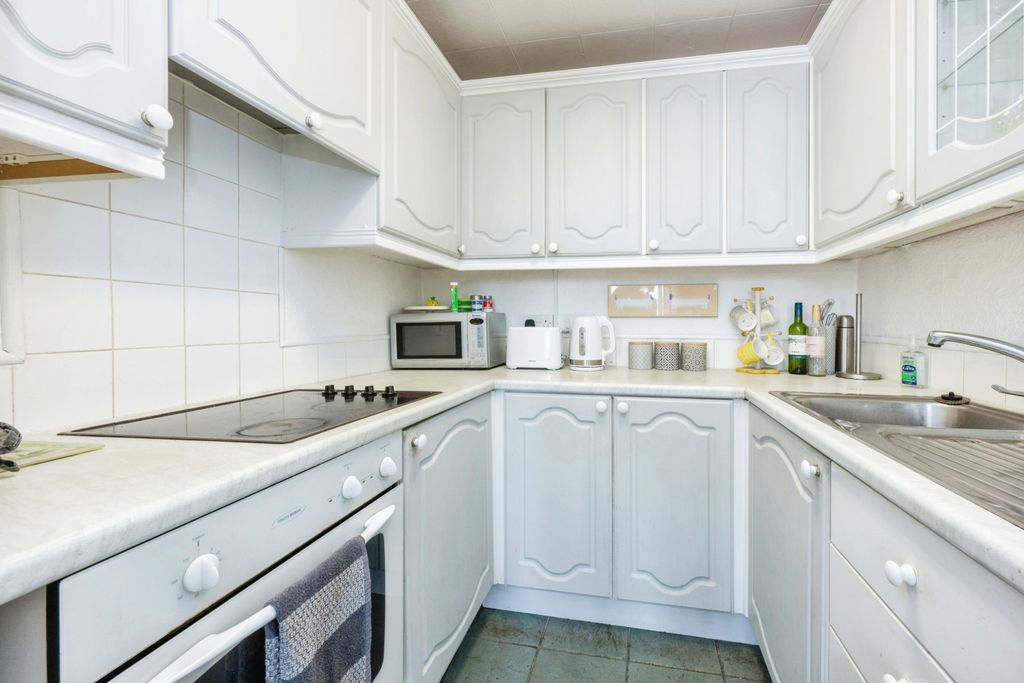 Property photo 2 of 6