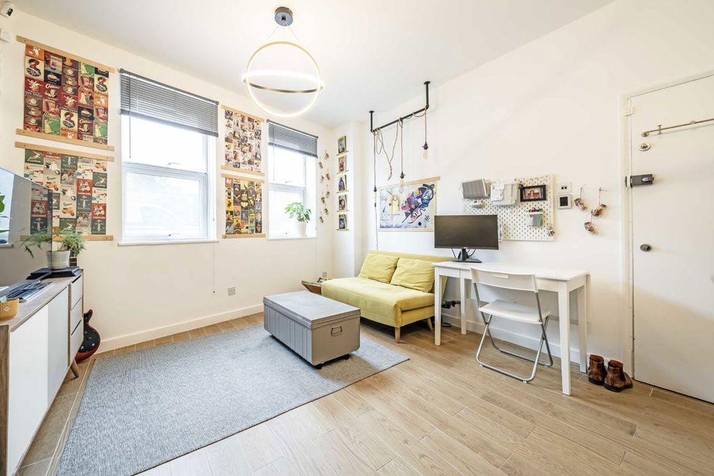 Property photo 3 of 5