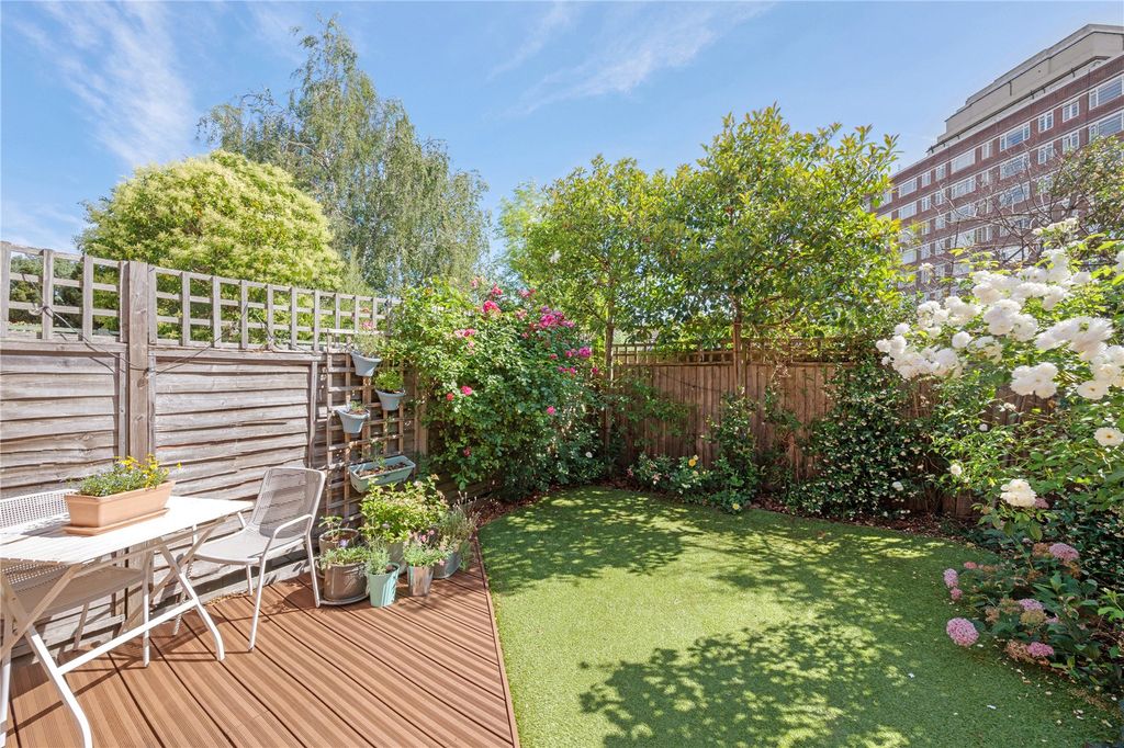 Property photo 2 of 18 Picture No. 13