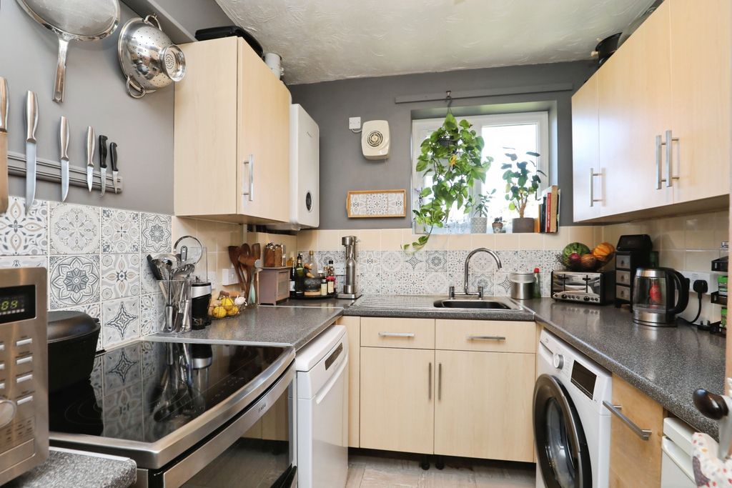 Property photo 2 of 11 Image