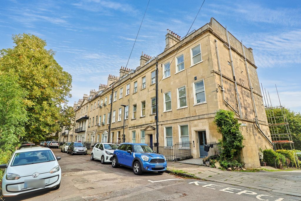 Property photo 2 of 14 Garden Flat, 12 Kensington Place, Bath, Somerset, Ba1 6Ap