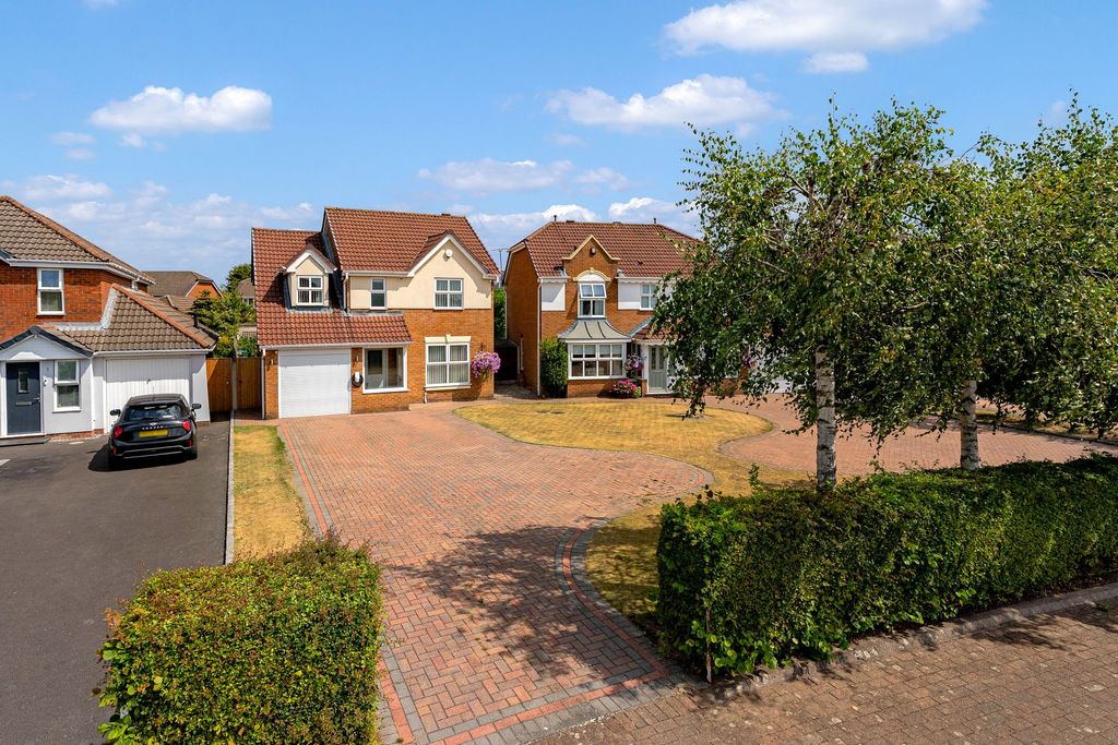 Property photo 1 of 33