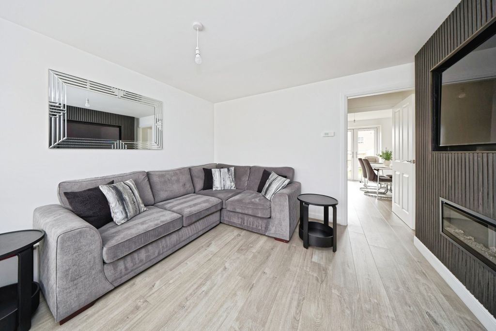 Property photo 2 of 17 Pbox-Img.Jpg