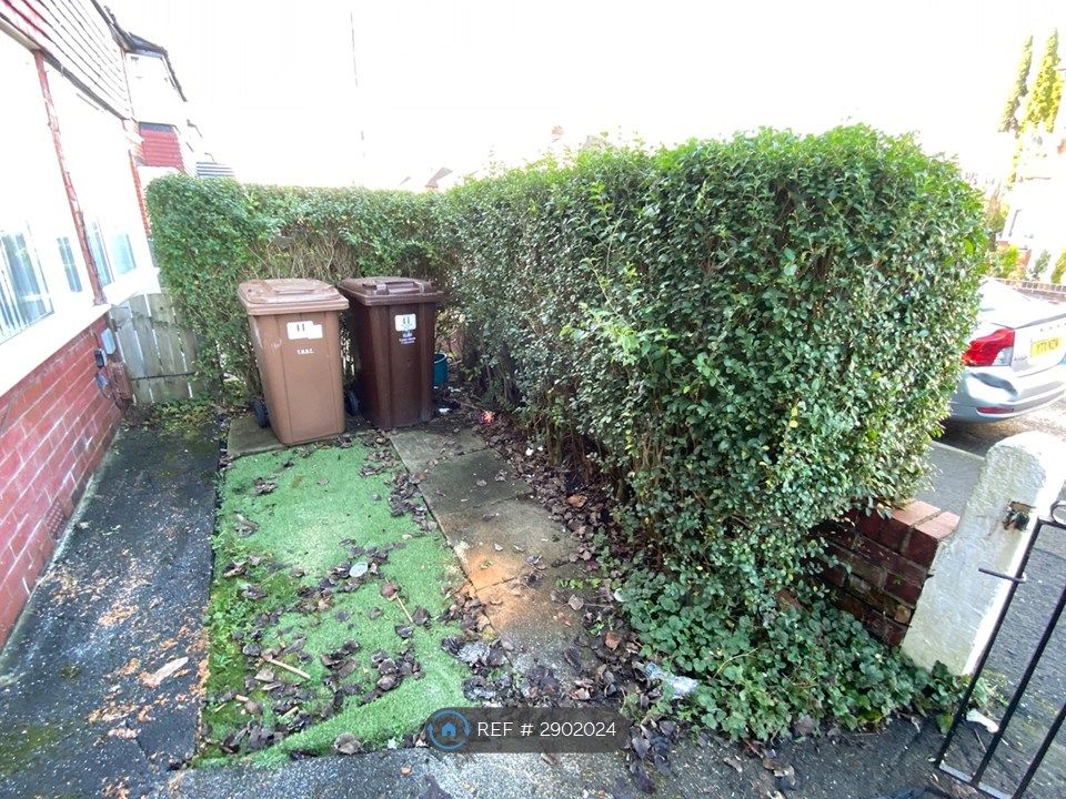 Property photo 2 of 28