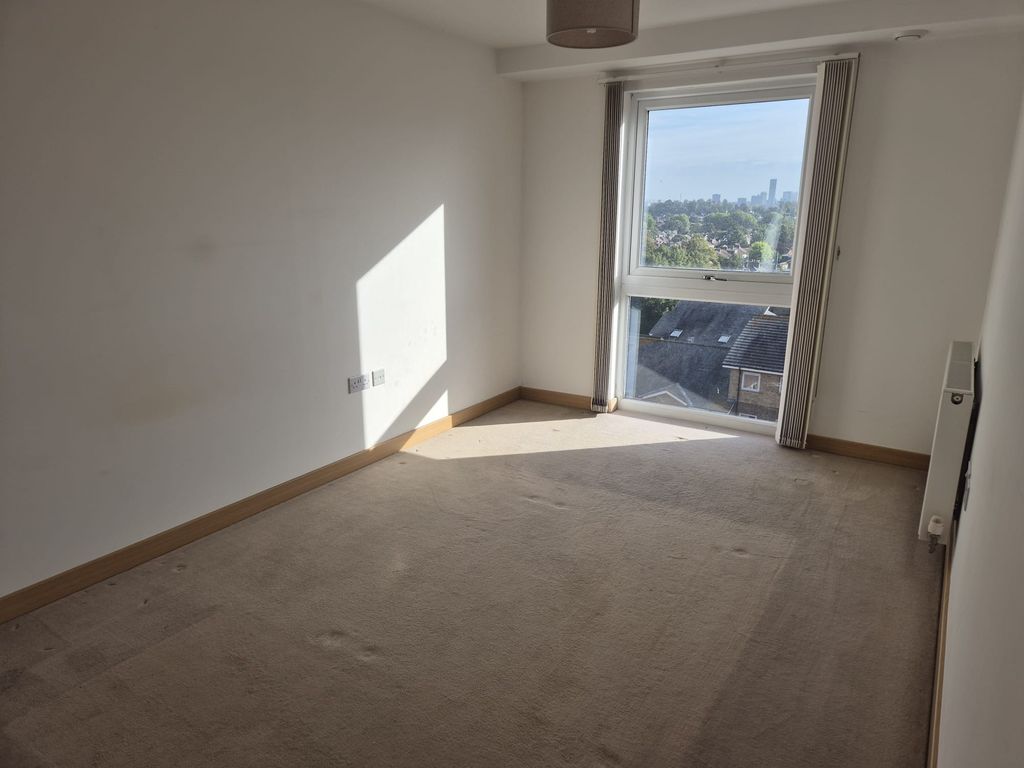 Property photo 3 of 6