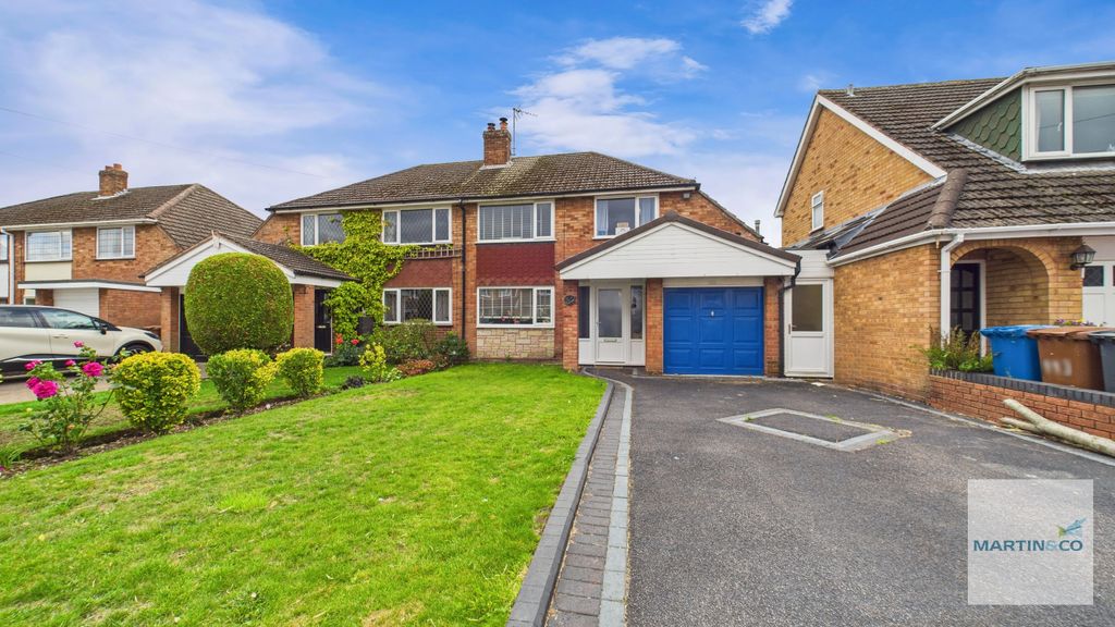 Property photo 1 of 14 1017998c-99F0-449d-8692-5935003Fae1c