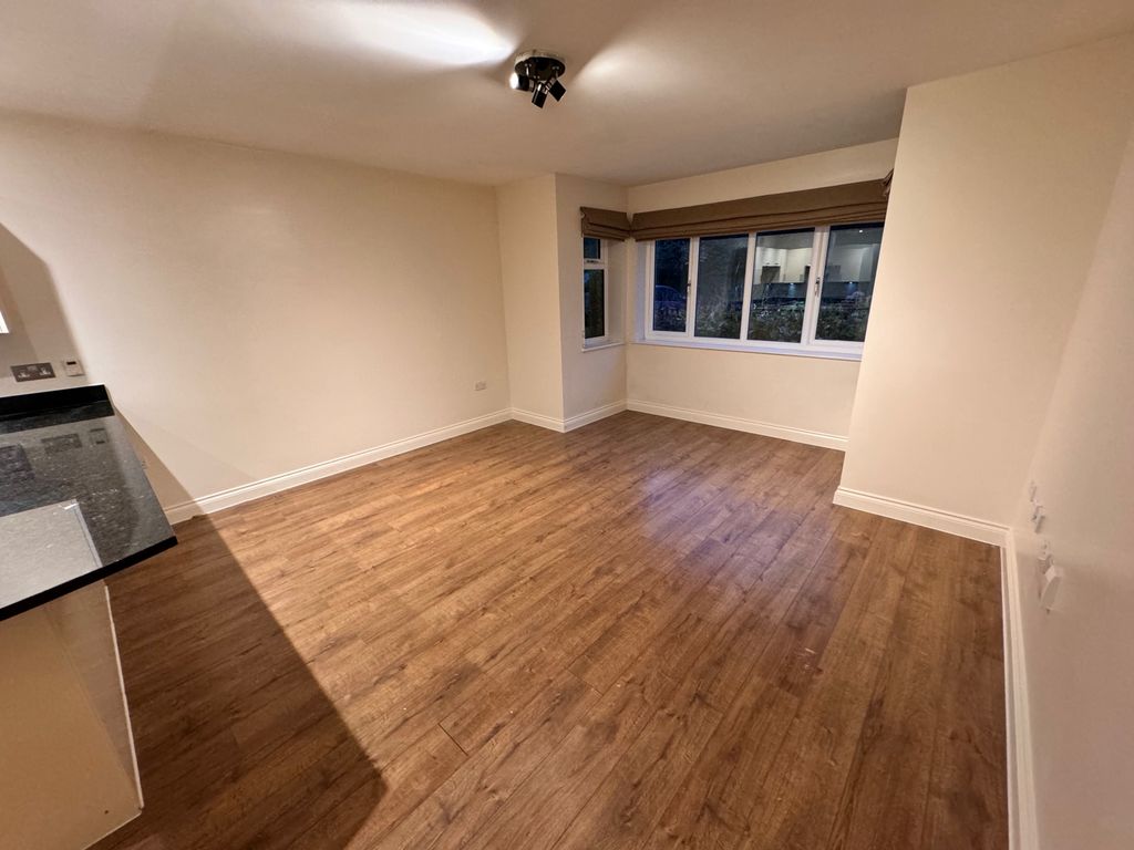 Property photo 3 of 16 Photo 5