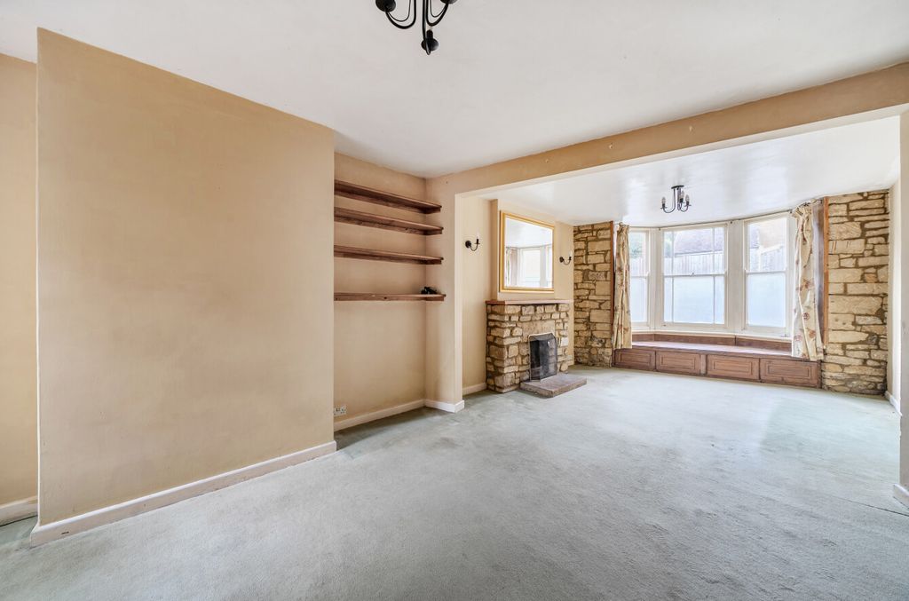 Property photo 2 of 23 1328629-9-687E265...
