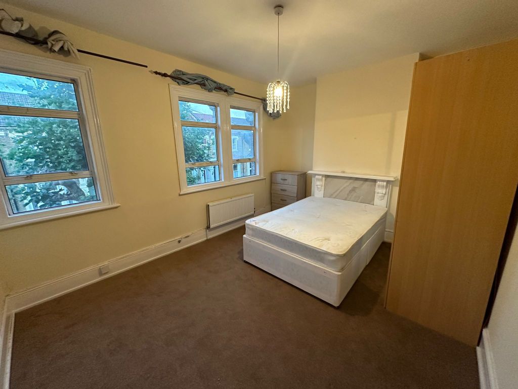 Property photo 3 of 24