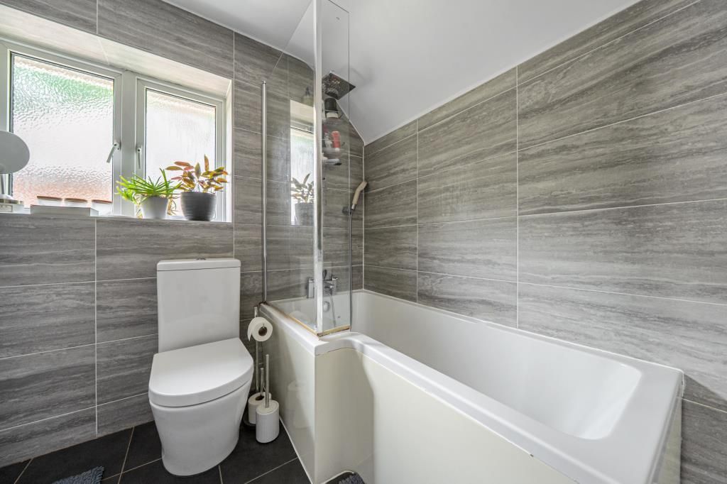 Property photo 3 of 22 Bathroom