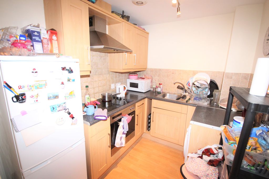 Property photo 3 of 6