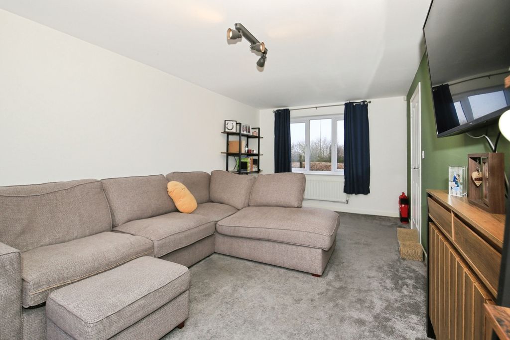 Property photo 2 of 20 Pbox-Img.Jpg