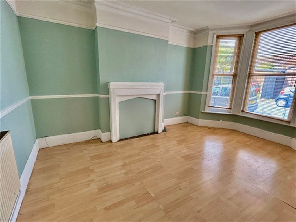 Property photo 2 of 10 Lounge