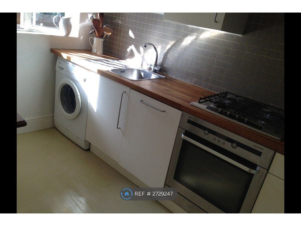 Property photo 2 of 8 Kitchen