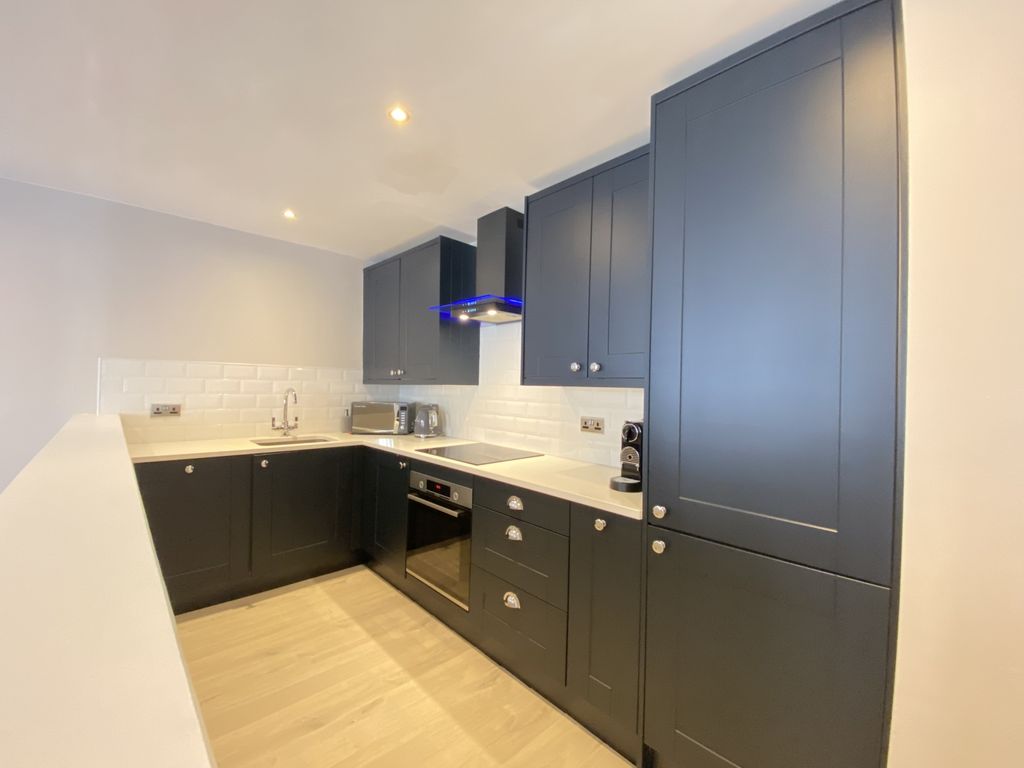 Property photo 2 of 14 Image00016