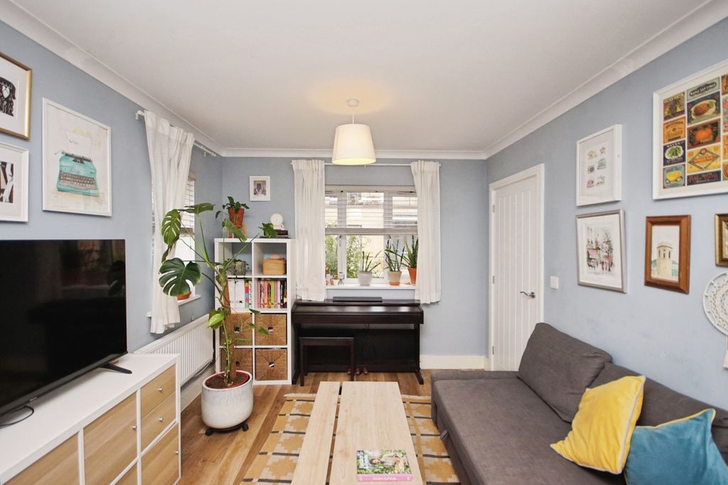 Property photo 3 of 17 Photo