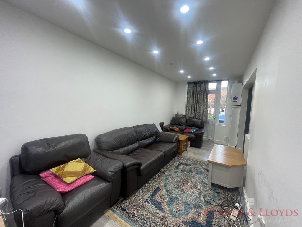 Property photo 1 of 12 Two Bed In Sought After Area Of Woodford Green
