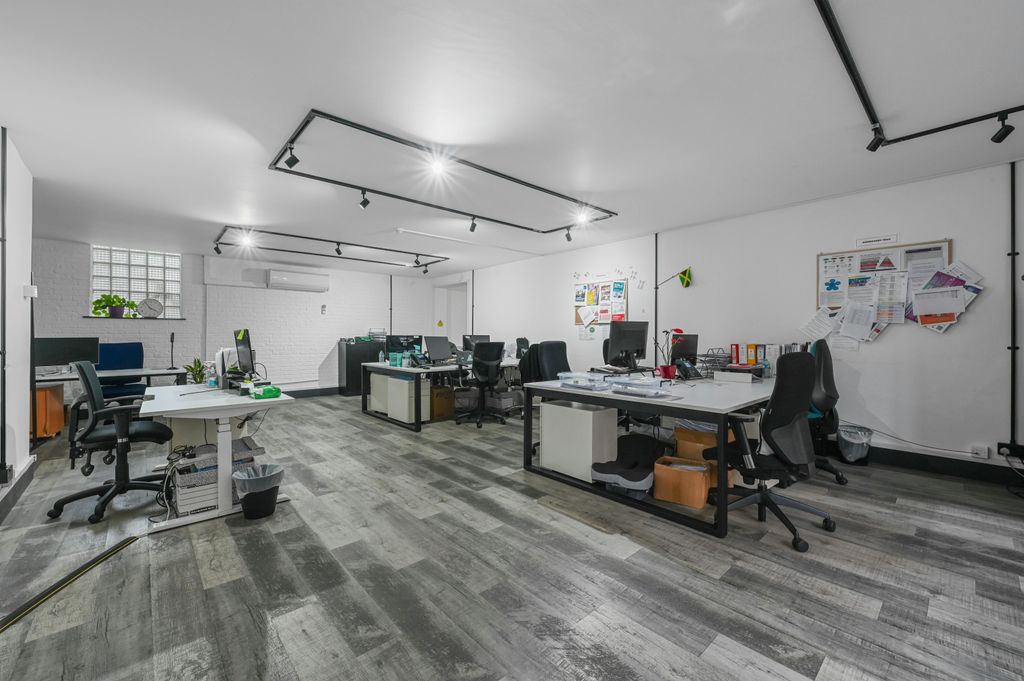 Property photo 3 of 8 Ol-Bc-6Opalmews-16.Jpg