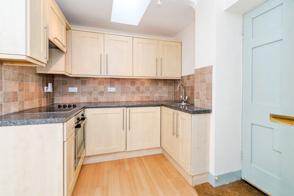 Property photo 2 of 30