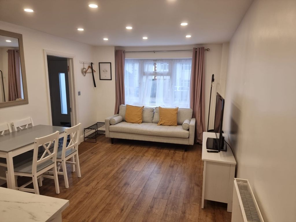 Property photo 2 of 5 Photo 2