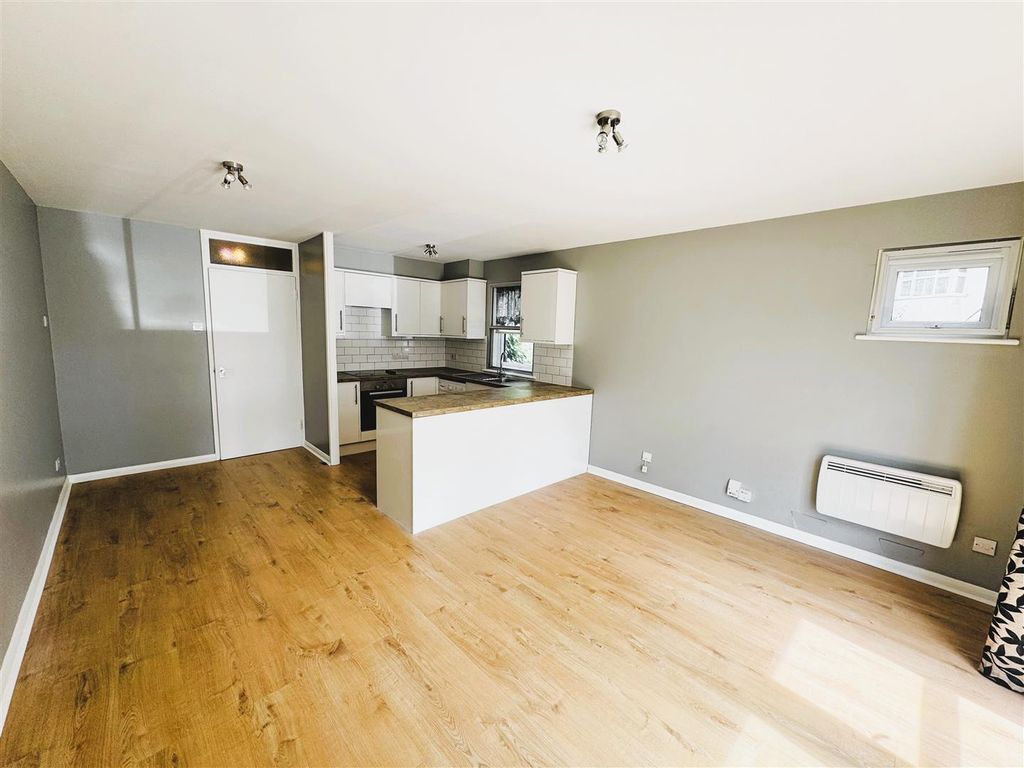 Property photo 2 of 8 Open Plan Lounge/Kichen