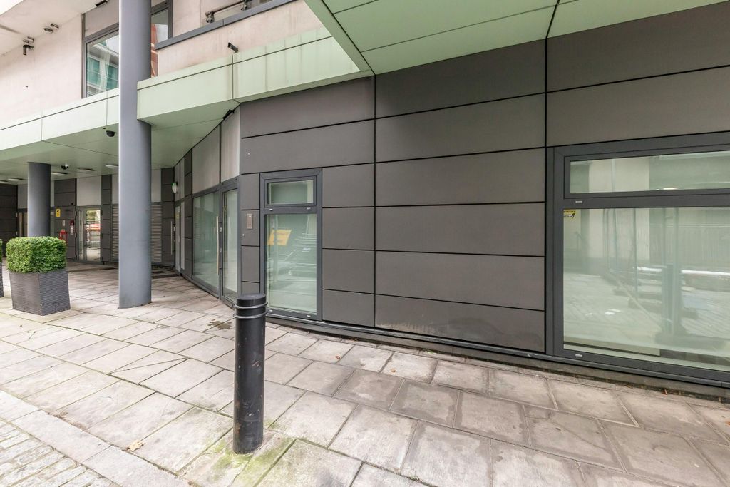 Property photo 2 of 16 2 Salamanca Place External 3.Jpg