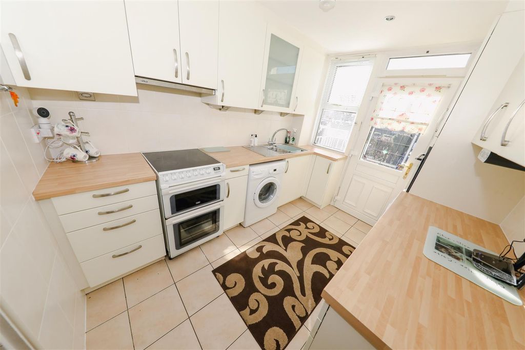 Property photo 2 of 13 B