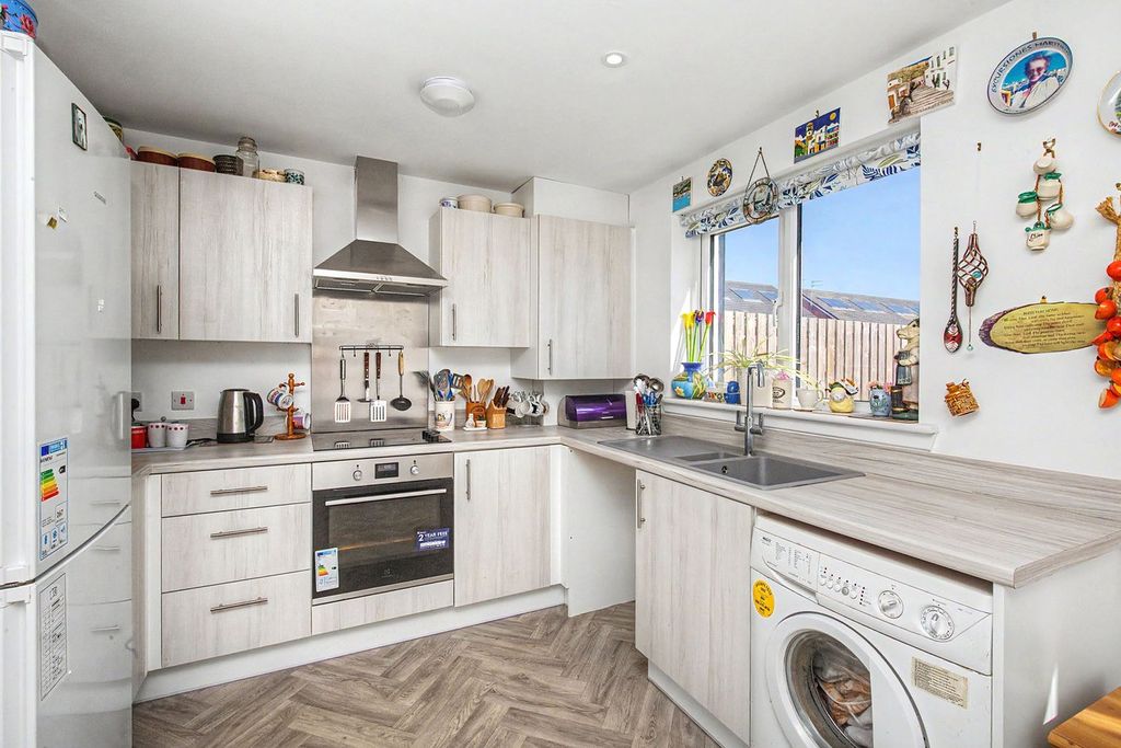 Additional image 10 of 3 bed terraced house for saleLathrocht Grove, Kinross KY13