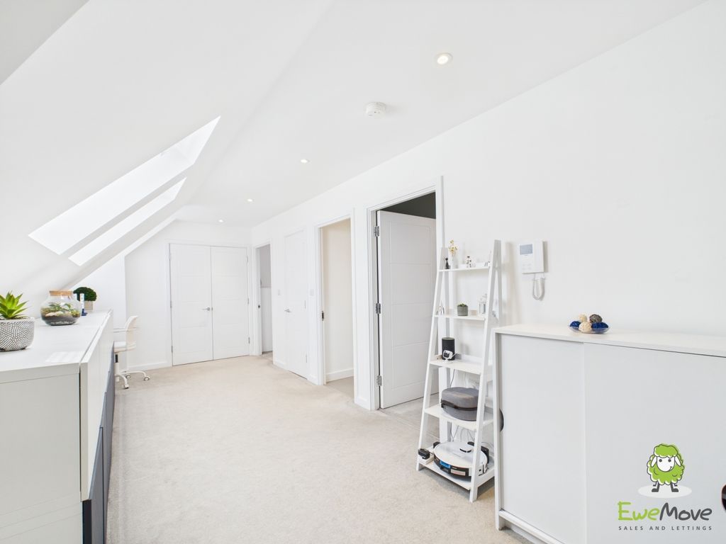 Property photo 2 of 16 Cam03778G0-Pr0193-Still001