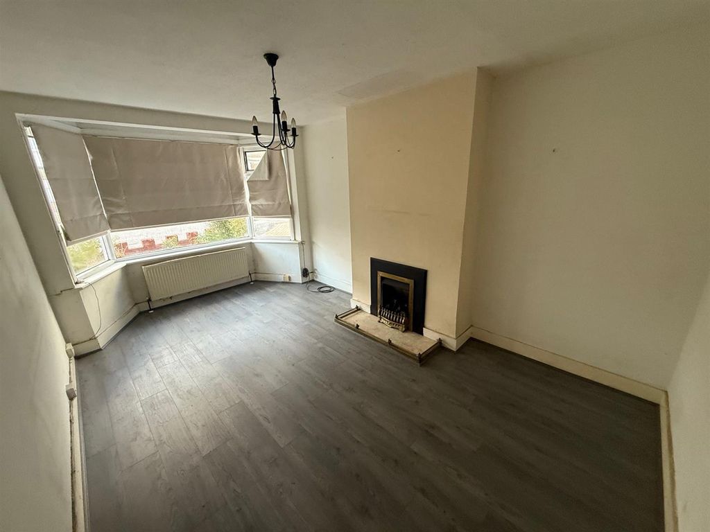 Property photo 2 of 8 6.Jpg